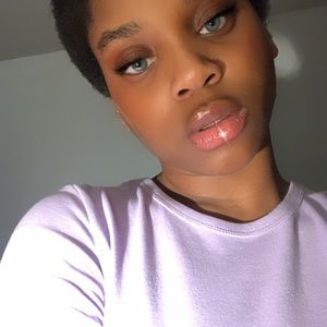 Meet your Posher, Assiya